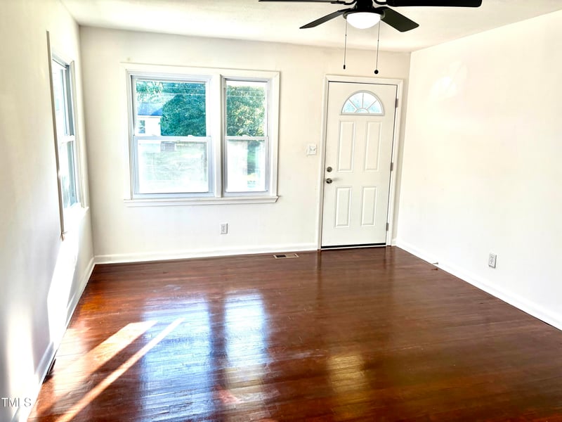 914 Fleetwood Dr, Fayetteville, NC 28305