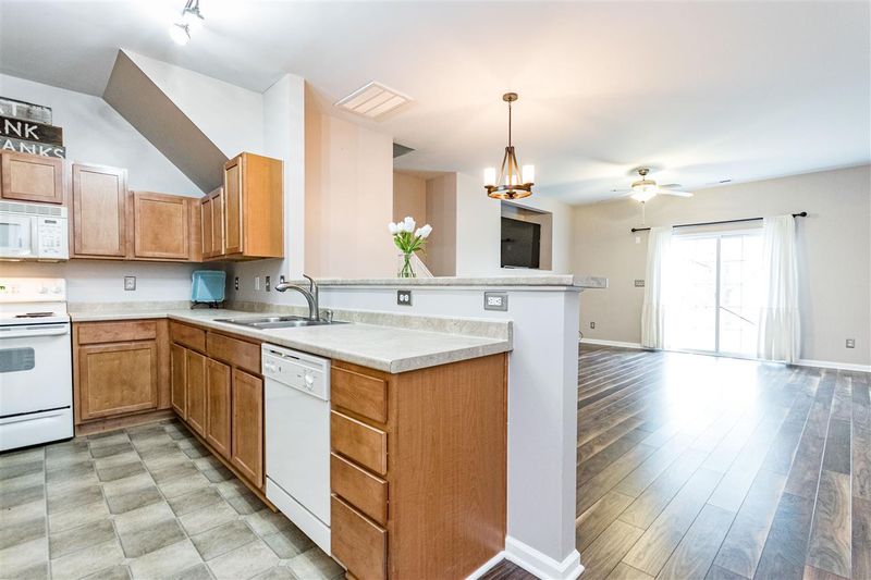 914 Hadel Pl, Raleigh, NC 27545