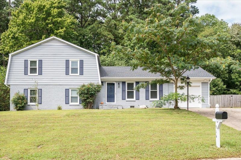 914 Medlin Dr, Cary, NC 27511