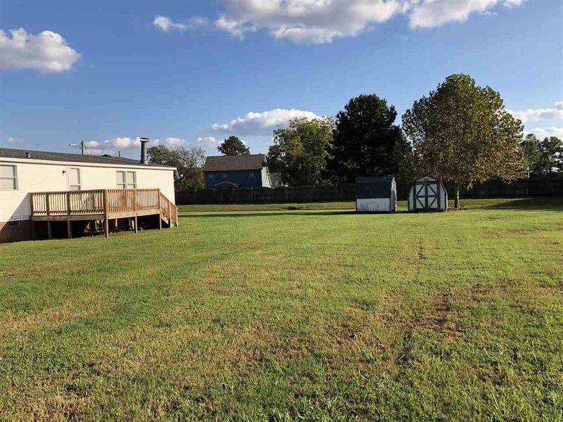 914 Moss Rd, Zebulon, NC 27597
