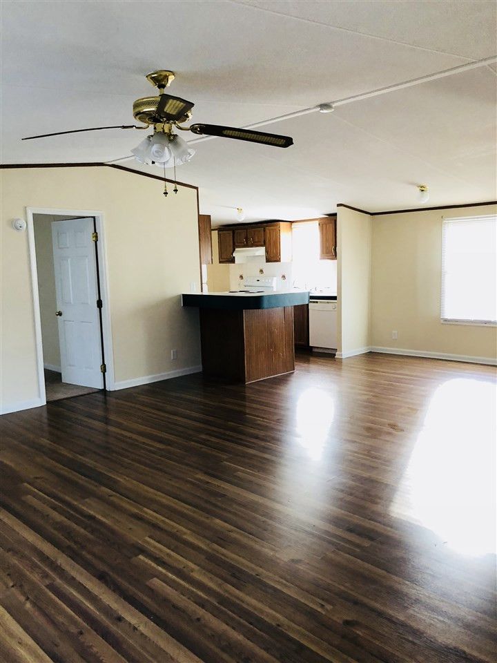914 Moss Rd, Zebulon, NC 27597