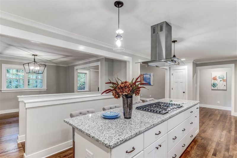 914 Northbrook Dr, Raleigh, NC 27609
