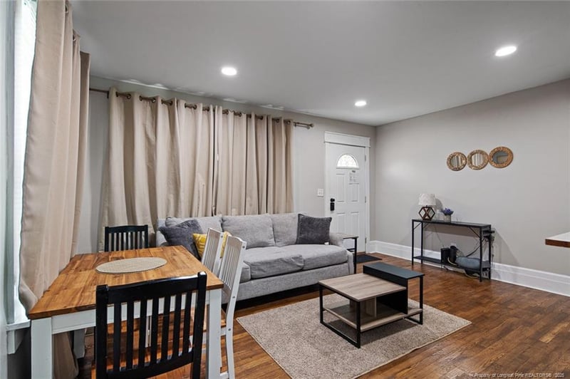 915 Anarine Rd, Fayetteville, NC 28303