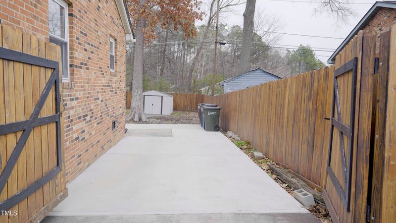 915 Da Vinci St, Durham, NC 27704