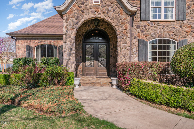 915 Dunleigh Dr, Burlington, NC 27215