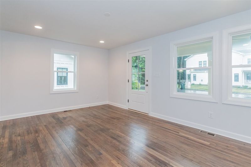 915 Elm St, Raleigh, NC 27604
