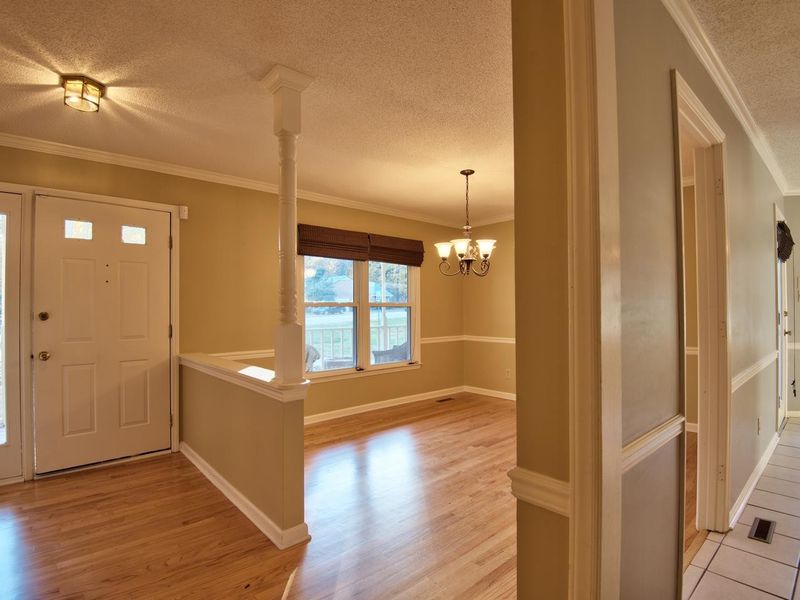 915 Huntsman Dr, Durham, NC 27713