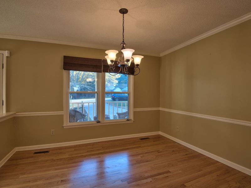915 Huntsman Dr, Durham, NC 27713
