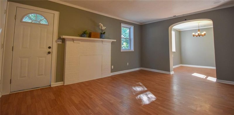 915 N Main St, Burlington, NC 27217