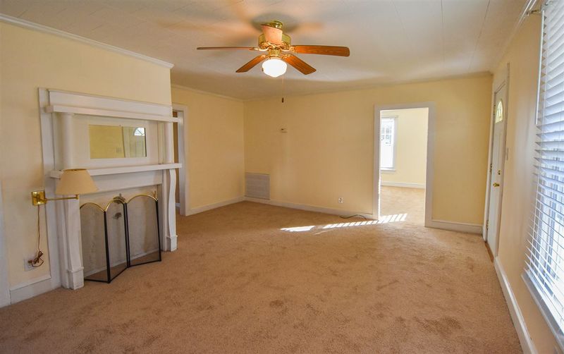 915 Oakley St, Graham, NC 27253
