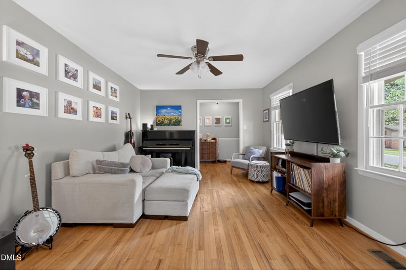 915 Pamlico Dr, Cary, NC 27511