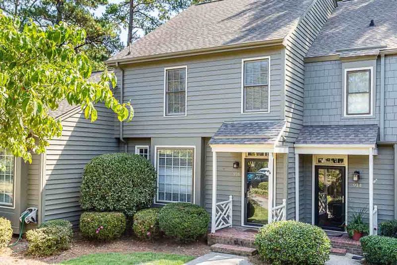 916 Albany Ct, Raleigh, NC 27615