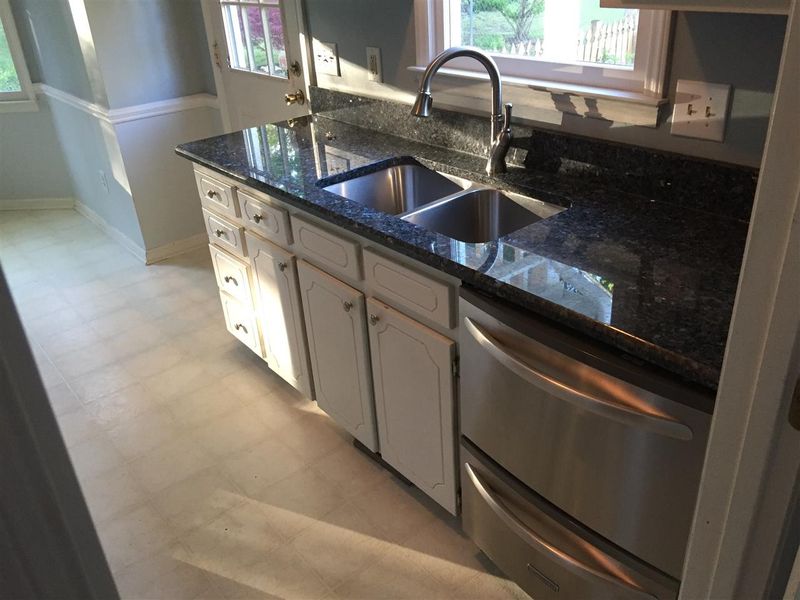 916 Balmoral Dr, Cary, NC 27511