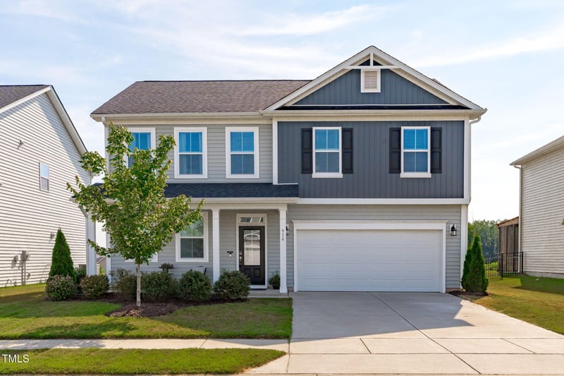916 Briar Gate Dr, Holly Springs, NC 27540