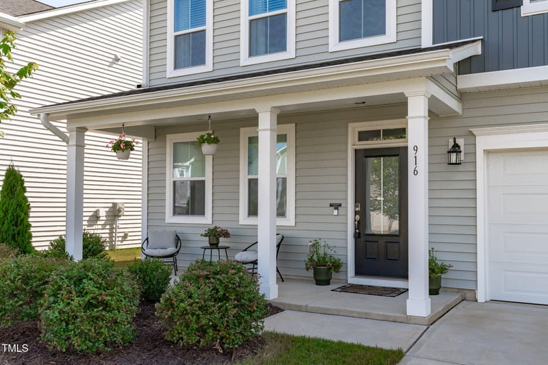 916 Briar Gate Dr, Holly Springs, NC 27540