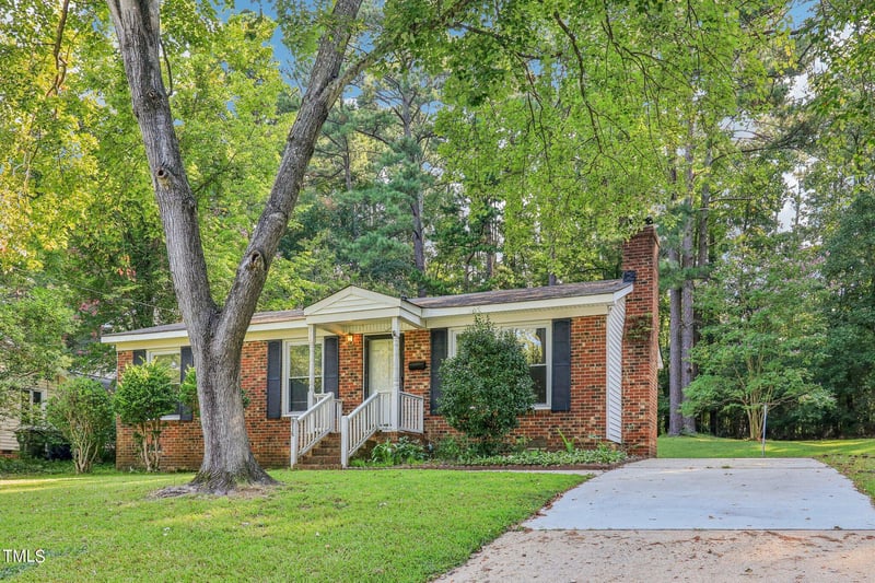 916 Chatham Ln, Raleigh, NC 27610