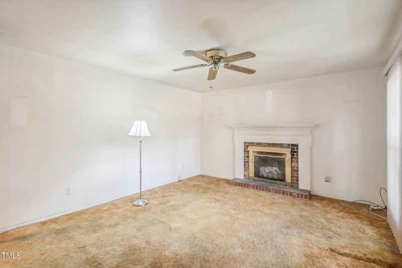 916 Chatham Ln, Raleigh, NC 27610