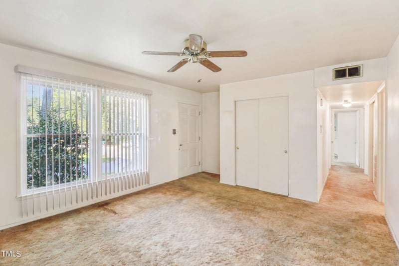 916 Chatham Ln, Raleigh, NC 27610