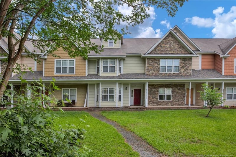 916 Cora Lee Dr, Fayetteville, NC 28303