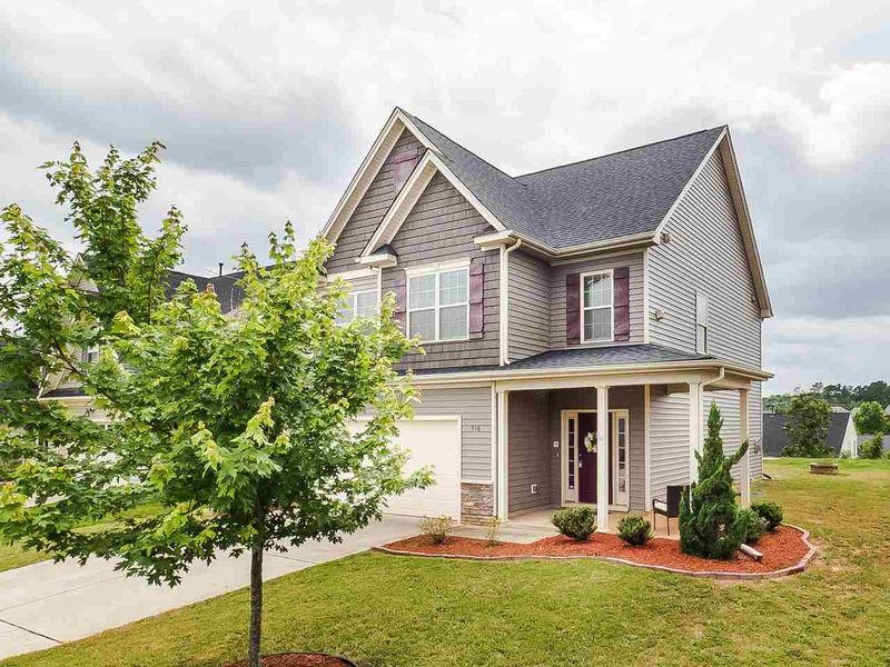 916 Custom Oak Ln, Fuquay Varina, NC 27526