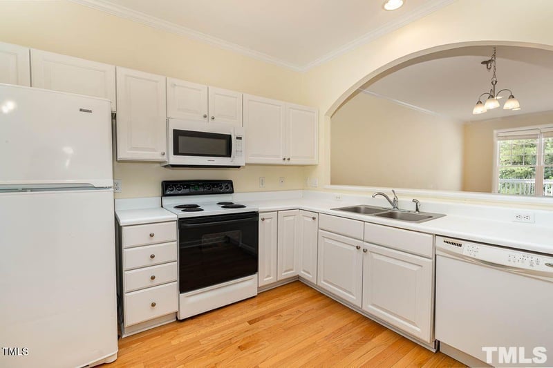 916 Edgewater Cir, Chapel Hill, NC 27516