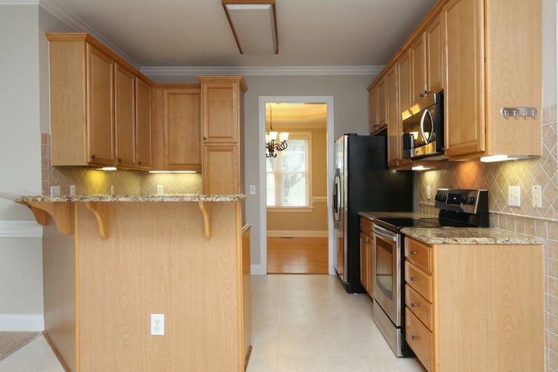 916 Haddon Hall Dr, Apex, NC 27502