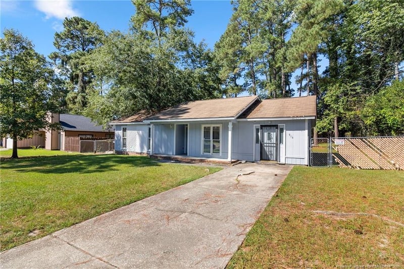 916 Inglewood Ln, Fayetteville, NC 28314