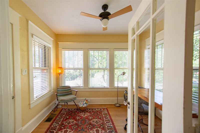916 W Markham Ave, Durham, NC 27701