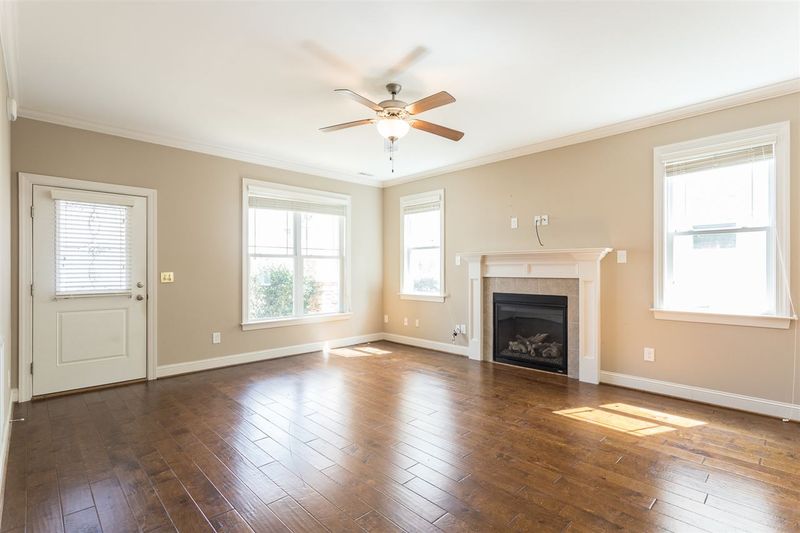 916 Palm Ct, Mebane, NC 27302