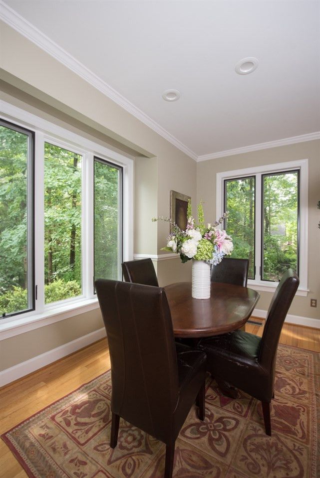 916 Pinehurst Dr, Chapel Hill, NC 27517
