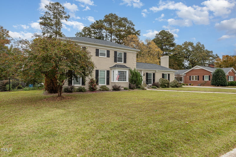 916 W Pope St, Dunn, NC 28334