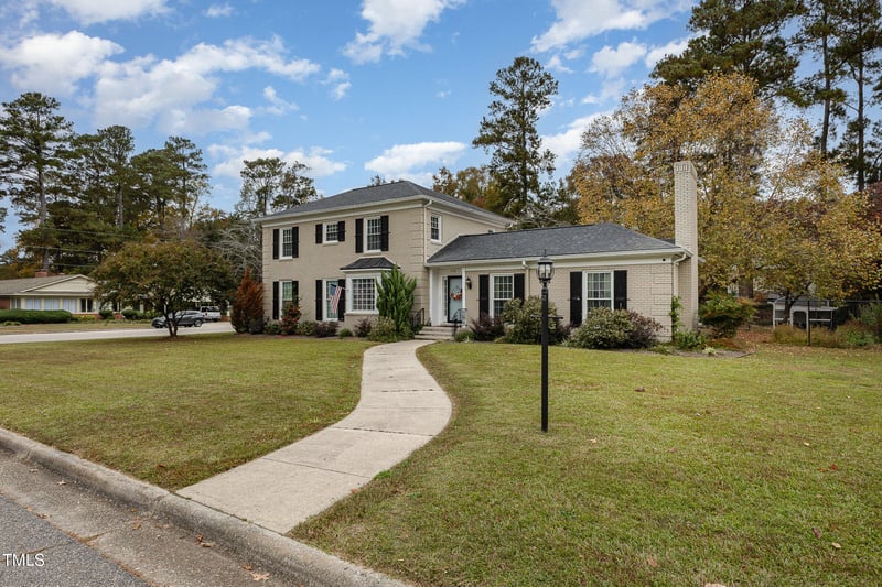 916 W Pope St, Dunn, NC 28334
