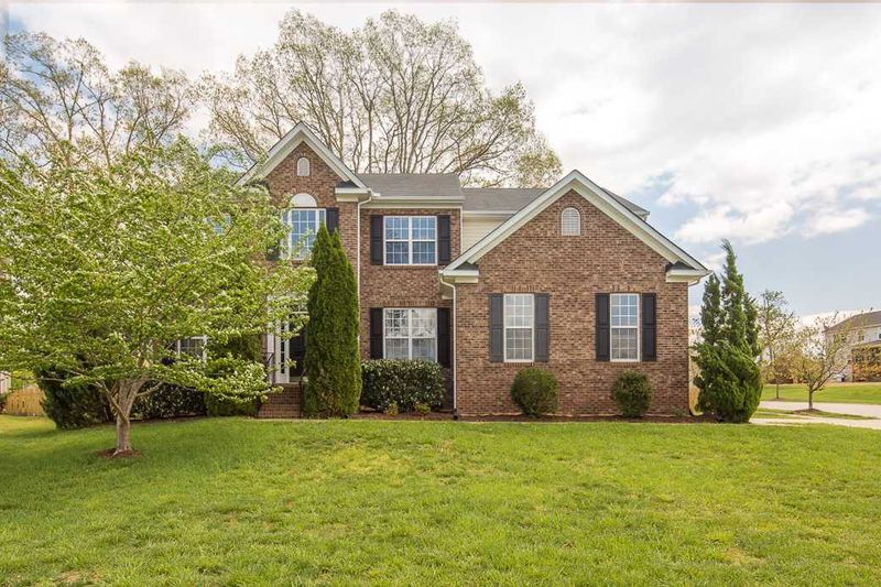 916 Pristine Ln, Rolesville, NC 27571