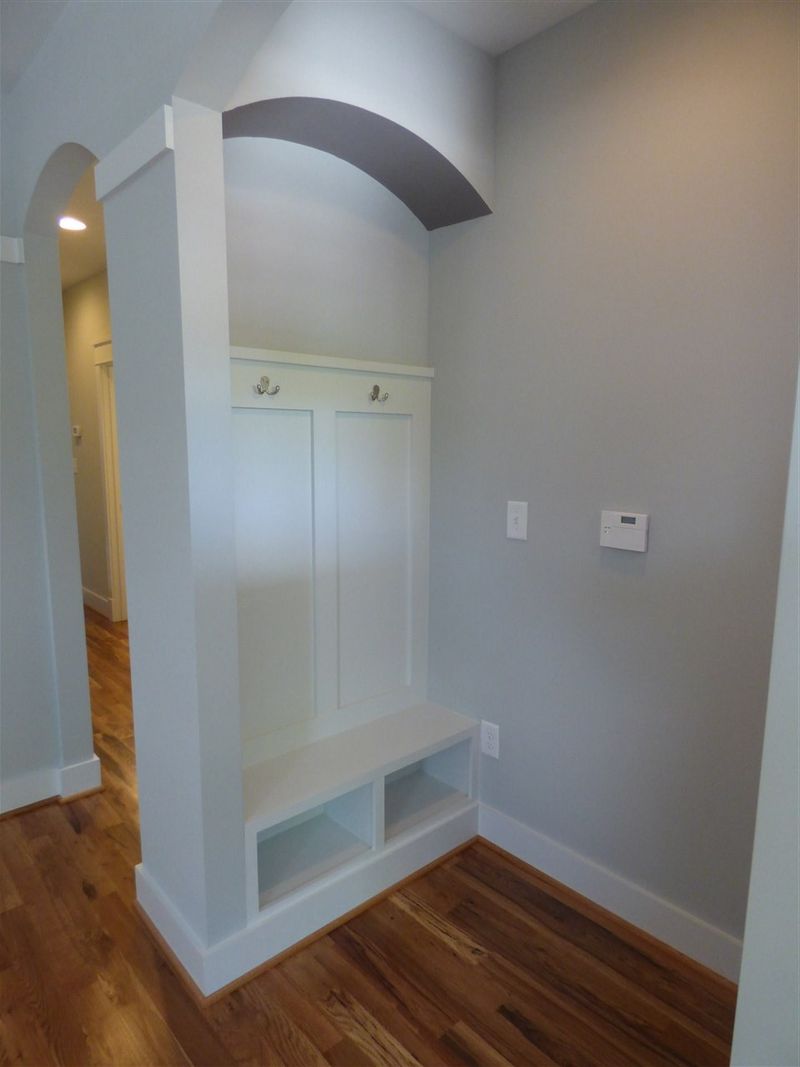 916 Scout Dr, Durham, NC 27707