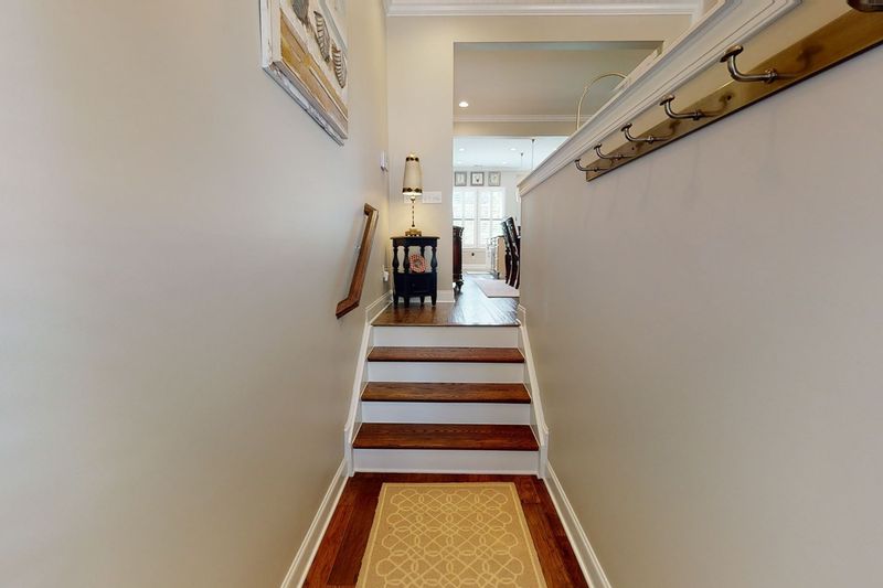 916 Wake Towne Dr, Raleigh, NC 27609