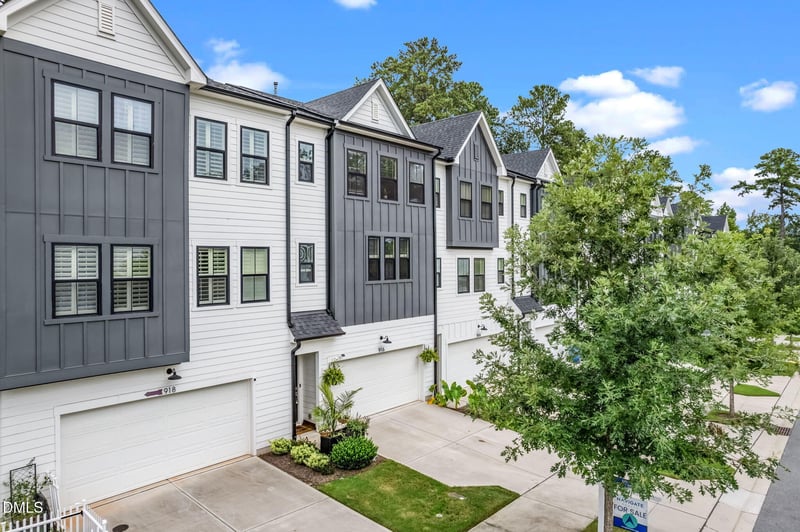 916 Waterside View Dr, Raleigh, NC 27606