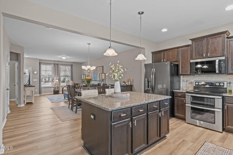 917 Ambergate Station, Apex, NC 27502