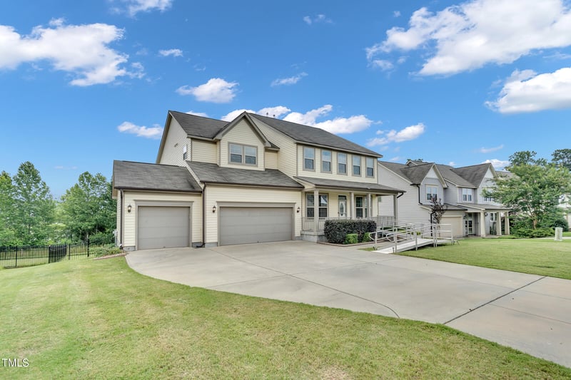 917 Avalon Dr, Mebane, NC 27302