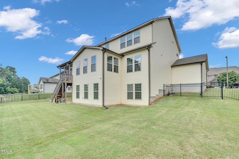 917 Avalon Dr, Mebane, NC 27302