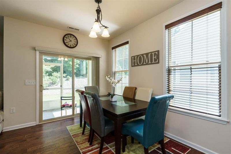 917 Contessa Dr, Cary, NC 27513