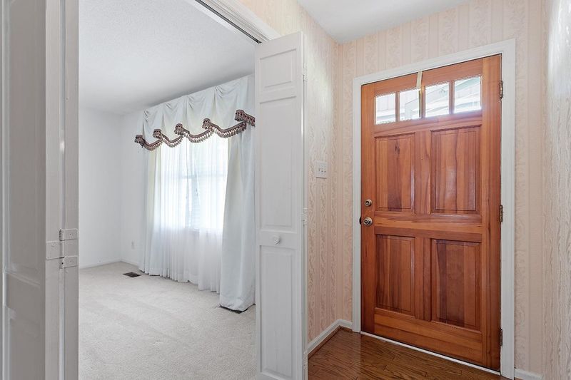 917 Danbury Dr, Durham, NC 27703