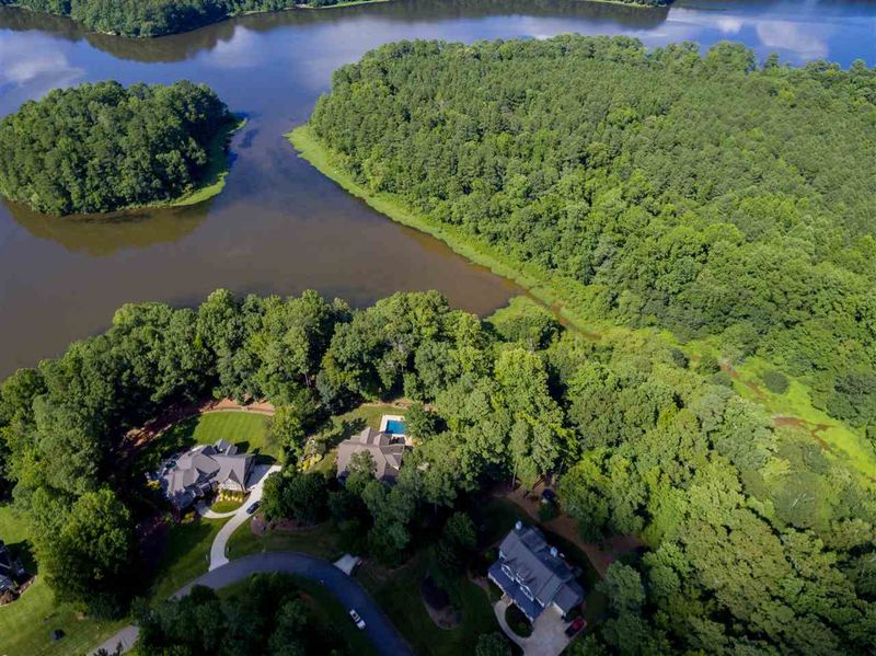 917 Edgewater Dr, Garner, NC 27529