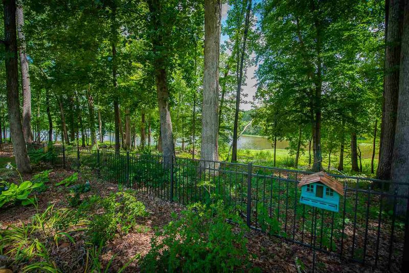 917 Edgewater Dr, Garner, NC 27529