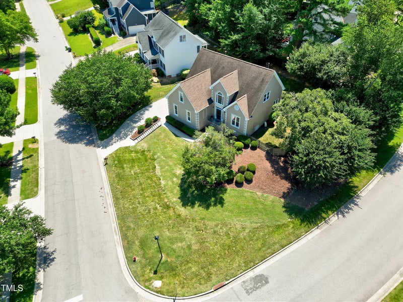 917 Haddon Hall Dr, Apex, NC 27502