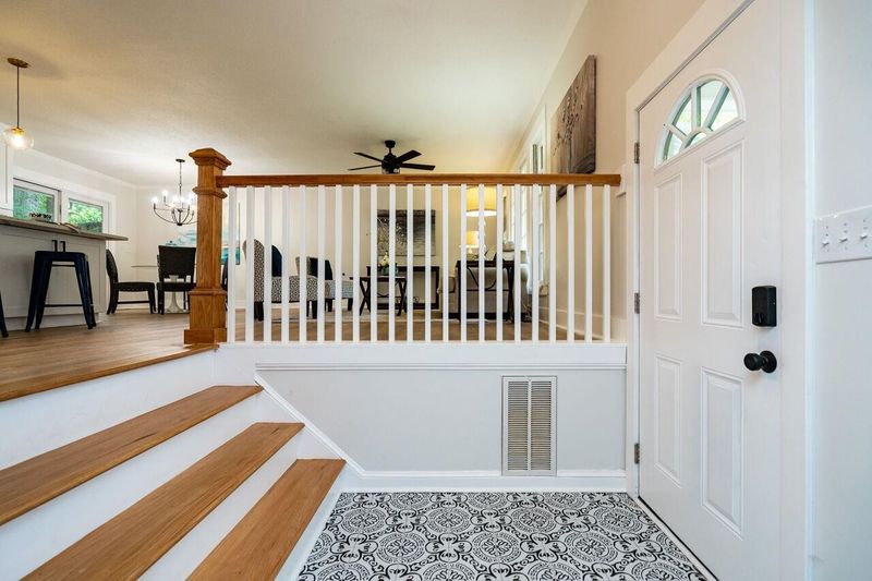 917 Hemingway Dr, Raleigh, NC 27609