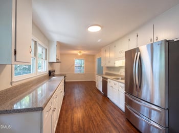 917 Hillview Dr, Cary, NC 27511