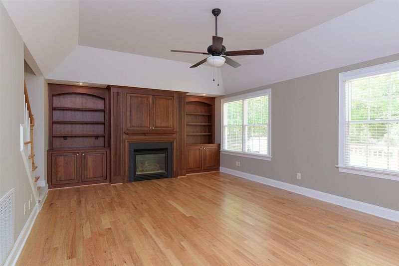 917 Oak Creek Rd, Raleigh, NC 27615