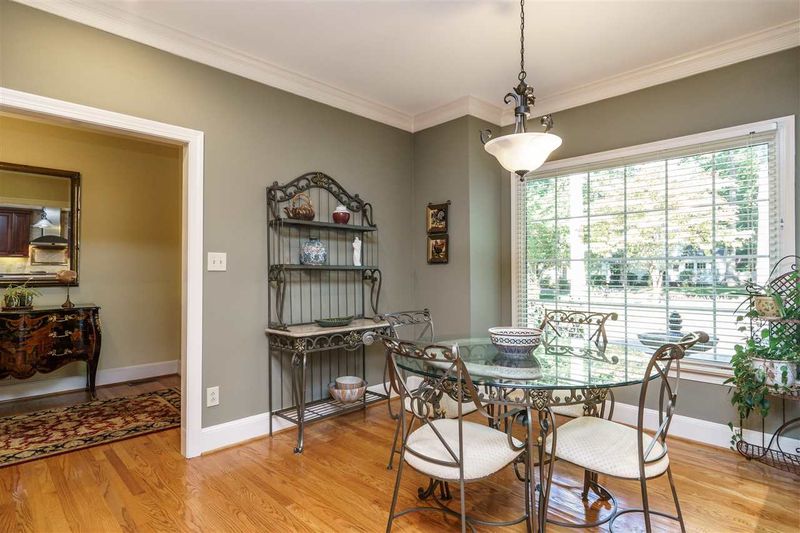 917 Vestavia Woods Dr, Raleigh, NC 27615