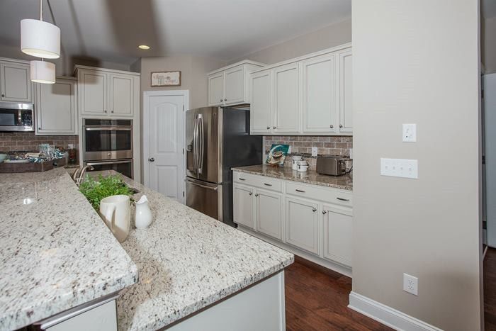 918 Avalon Dr, Mebane, NC 27302