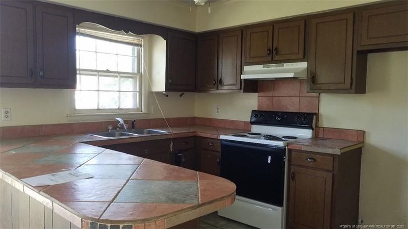 918 Bashlot Pl, Fayetteville, NC 28303